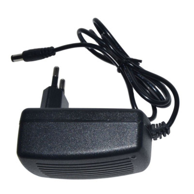 Блок питания 12В 2А 5.5x2.5 мм, по замерам 12.6В под нагрузкой, 153-66634